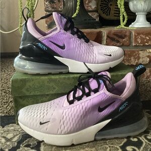 Nike Women's Lavender air max 270
